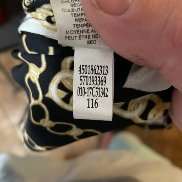 Chico’s size 1 8 - 10 cold shoulder status print top black gold chain blouse - Picture 7 of 9